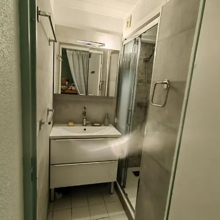 T2 Climatisé Proche Avec Piscine Et Parking - Fr-1-607-152 *