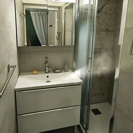 Apartamento T2 Climatisé Proche Avec Piscine Et Parking - Fr-1-607-152 *